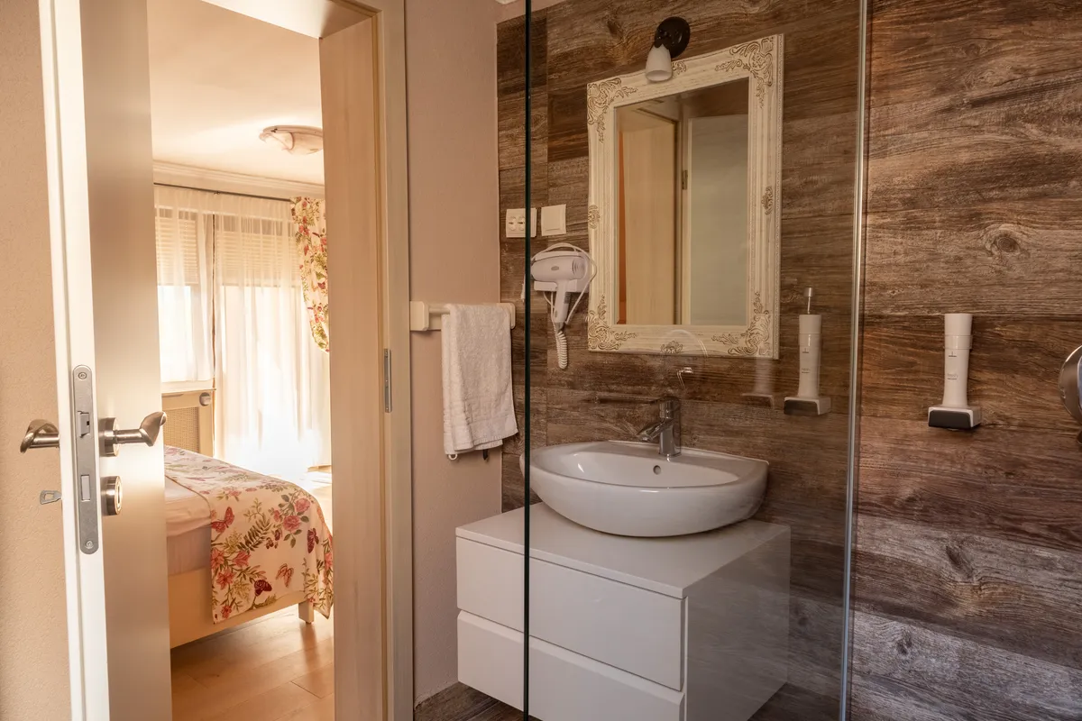 Vila Crisalia – bathroom 1