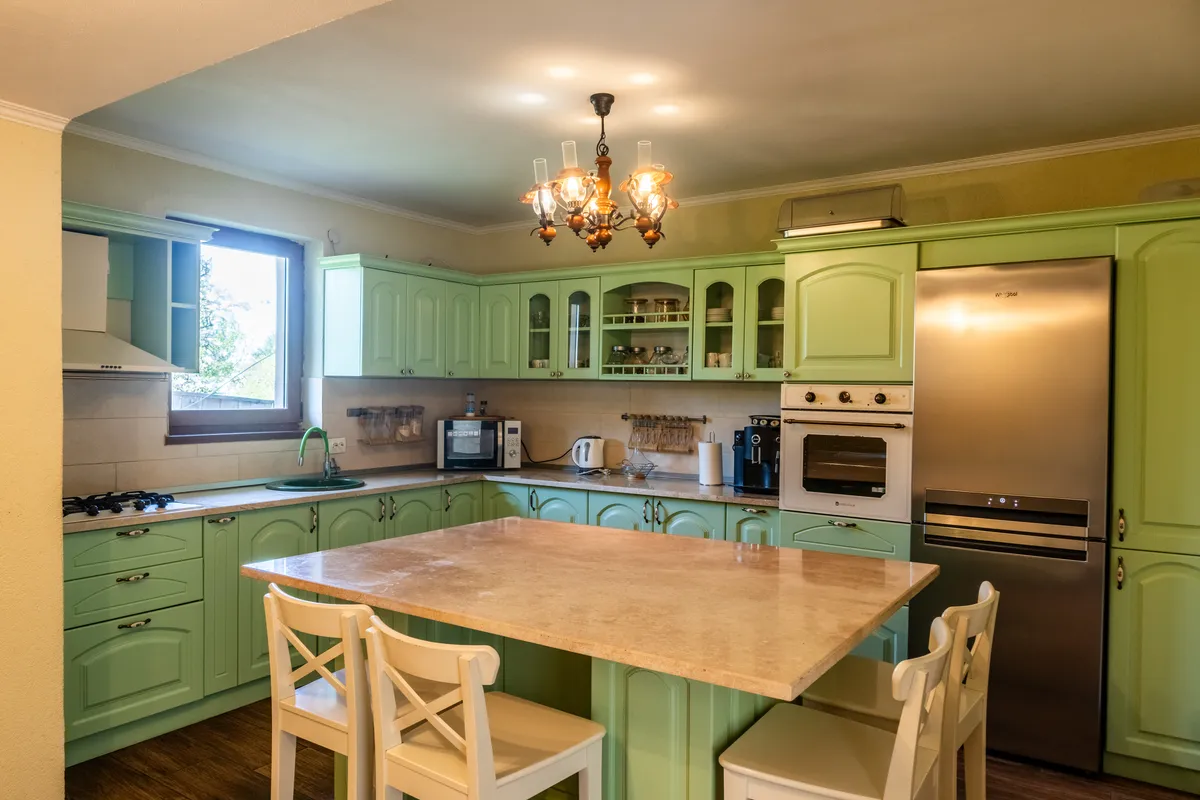 Vila Crisalia – kitchen 01