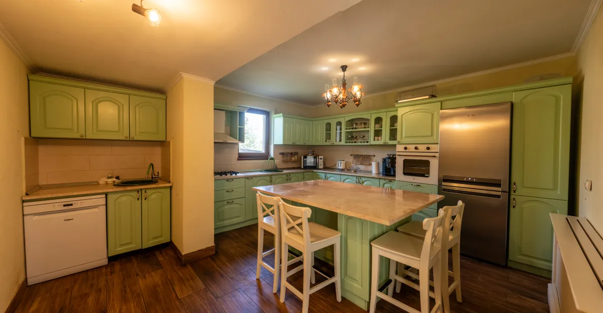 Vila Crisalia – kitchen pano