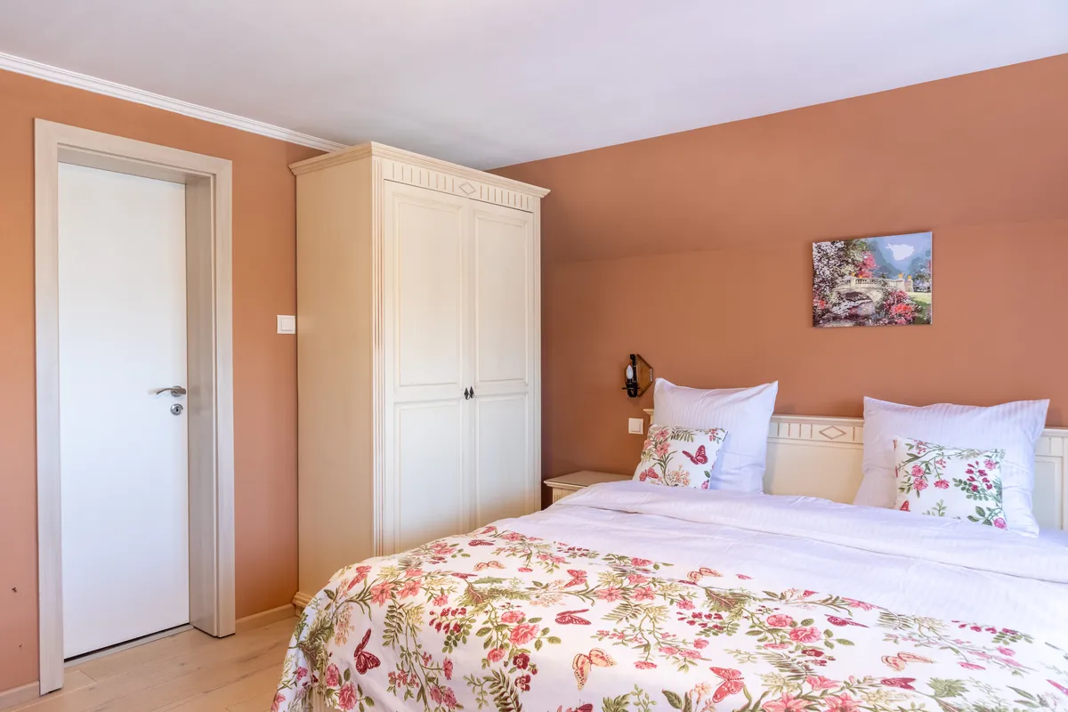 Vila Crisalia – room 1 bed