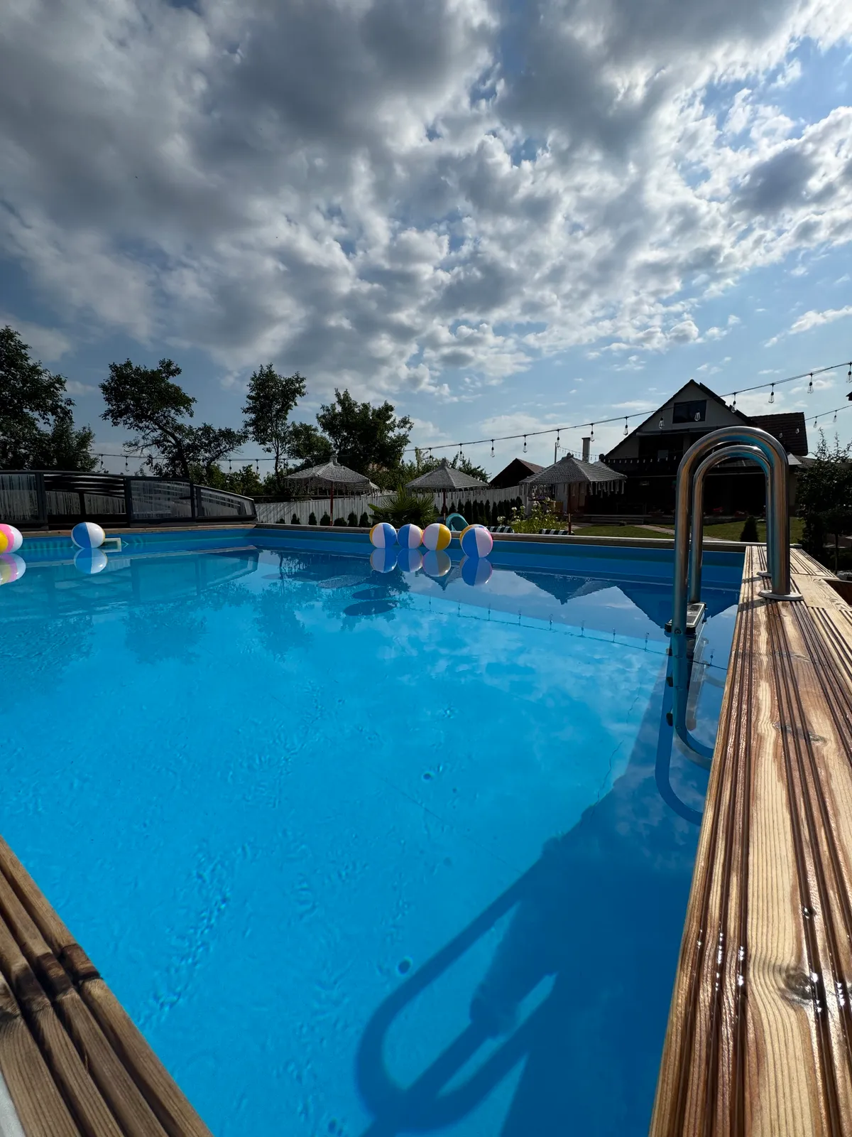 Vila Crisalia – yard 01